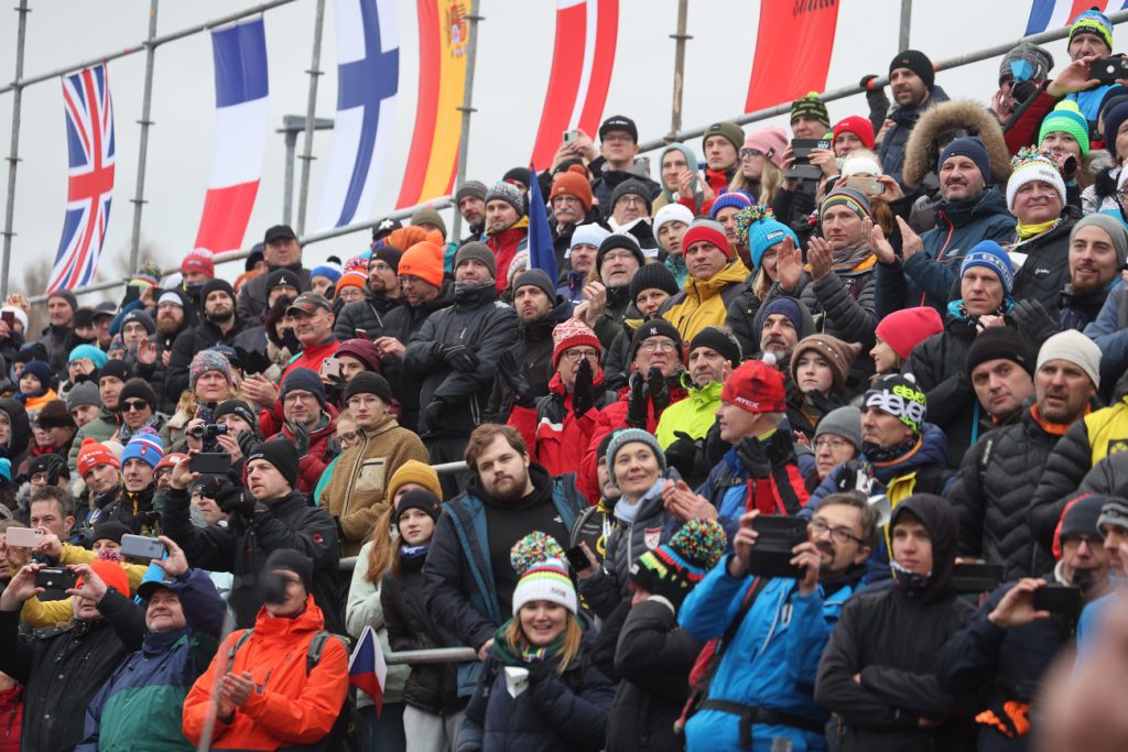 fan_zone_championnats_europe_route_2025_ardeche_dome